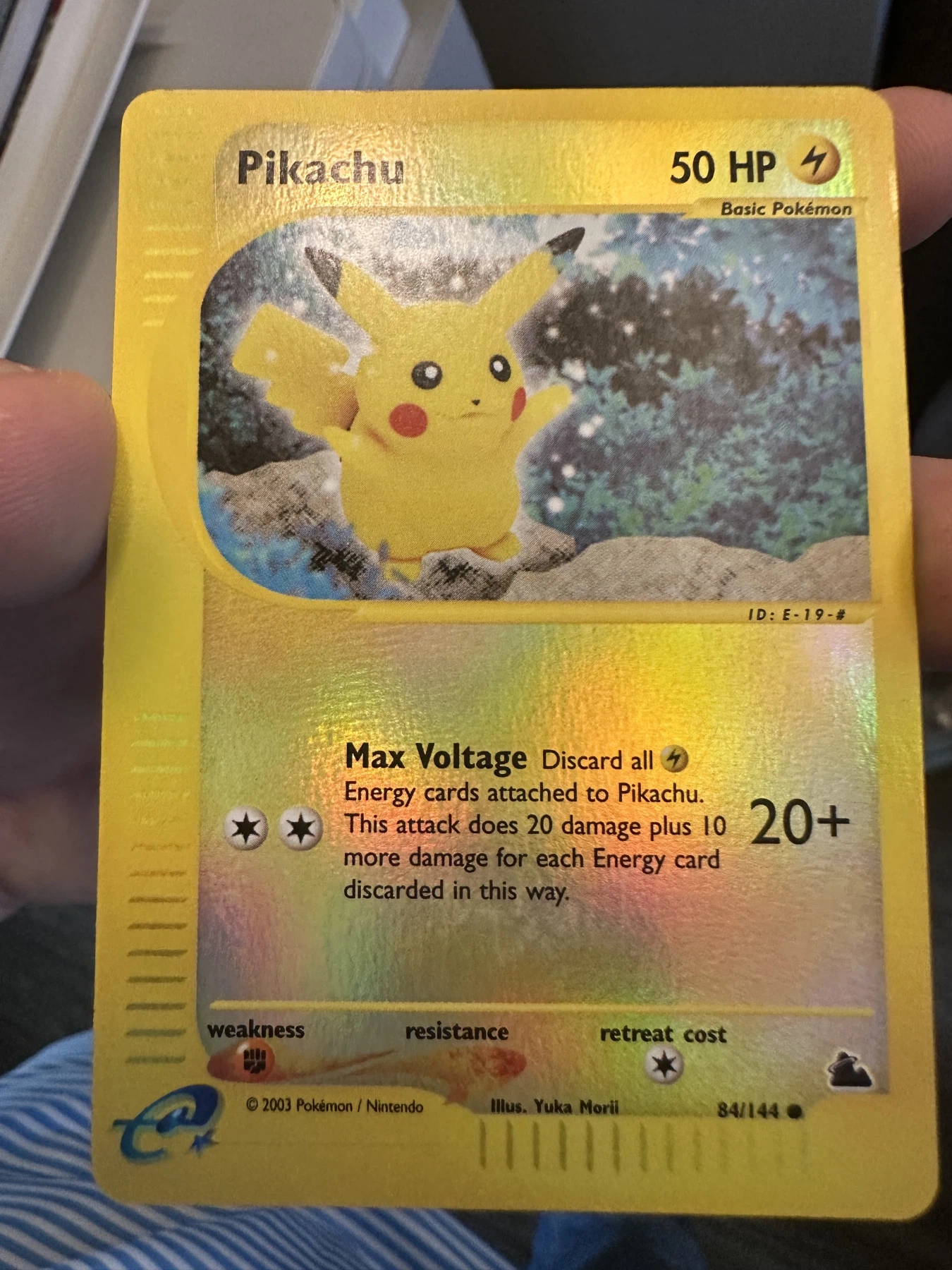 Pikachu 084/144 Skyridge front card photo in GradeValue pregrading report