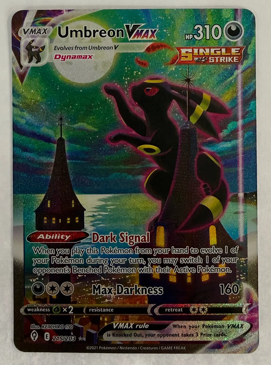 Umbreon VMAX 215/203 Evolving Skies front card photo in GradeValue pregrading report