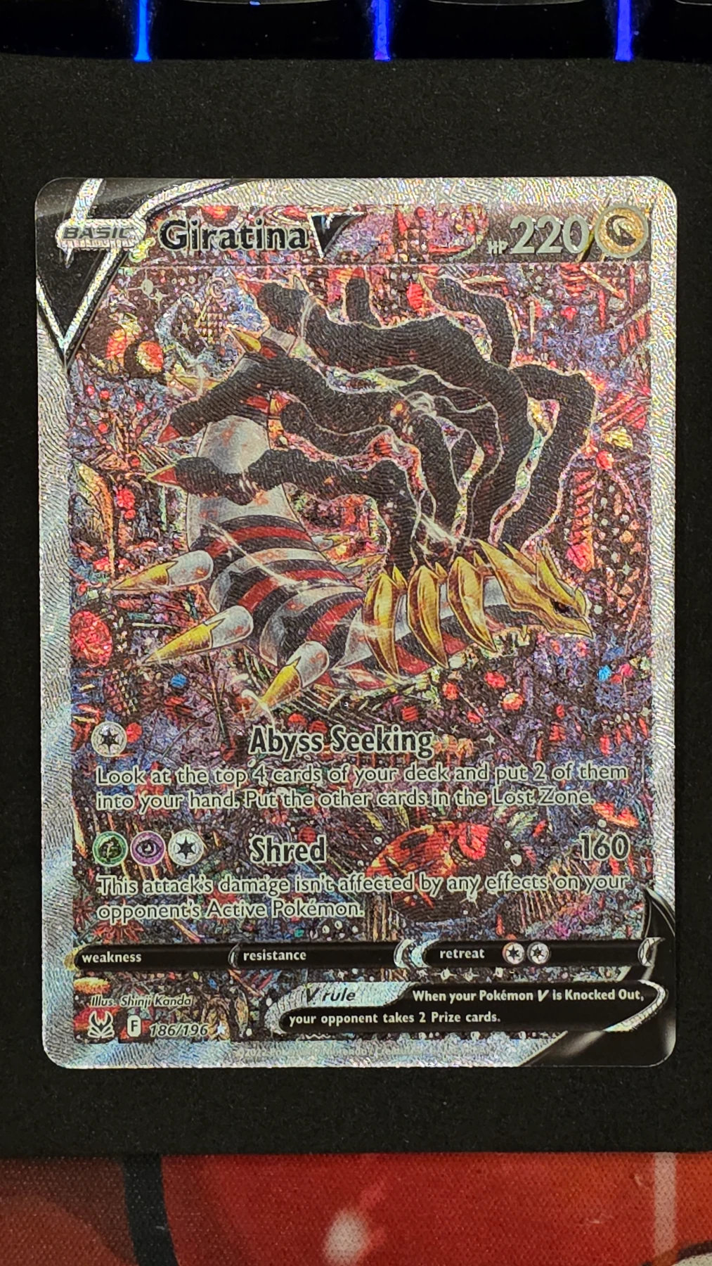 Giratina V 186/196 Lost Origin front card photo in GradeValue pregrading report