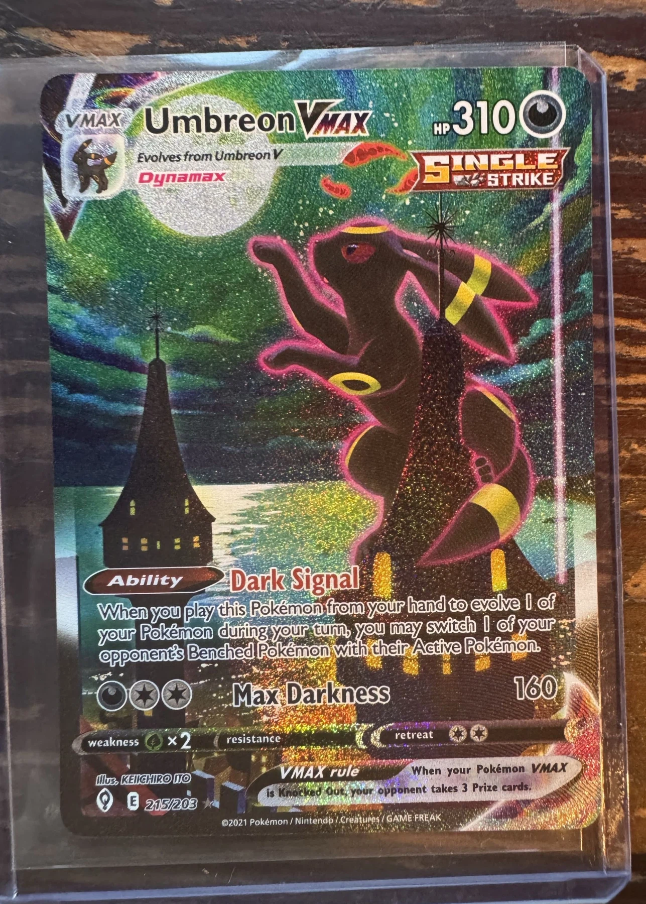 Umbreon VMAX 215/203 Evolving Skies front card photo in GradeValue pregrading report