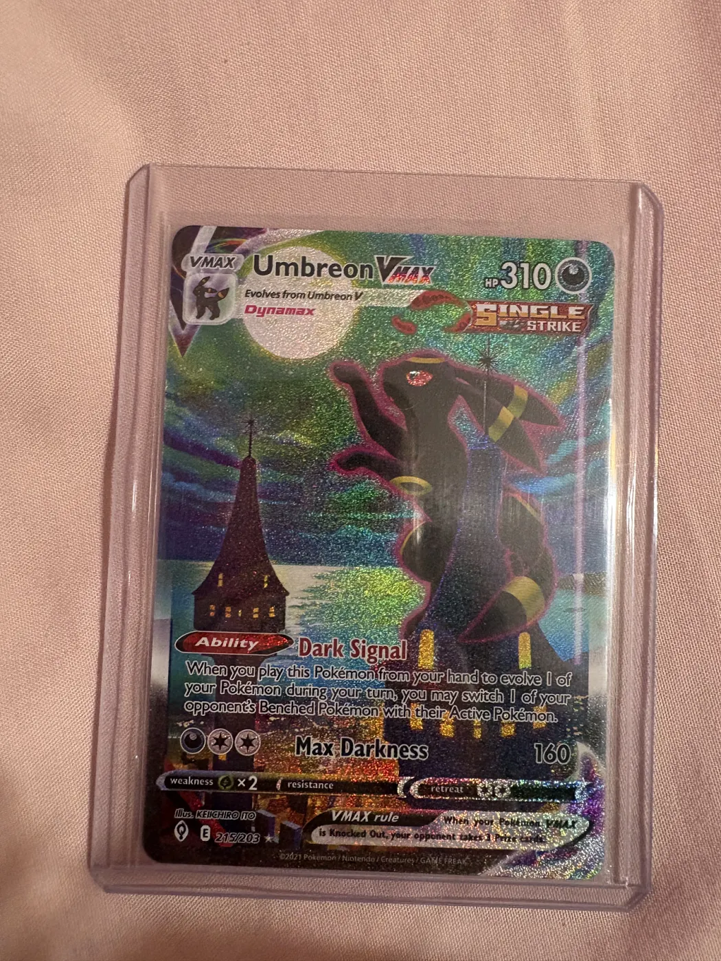 Umbreon VMAX 215/203 Evolving Skies front card photo in GradeValue pregrading report