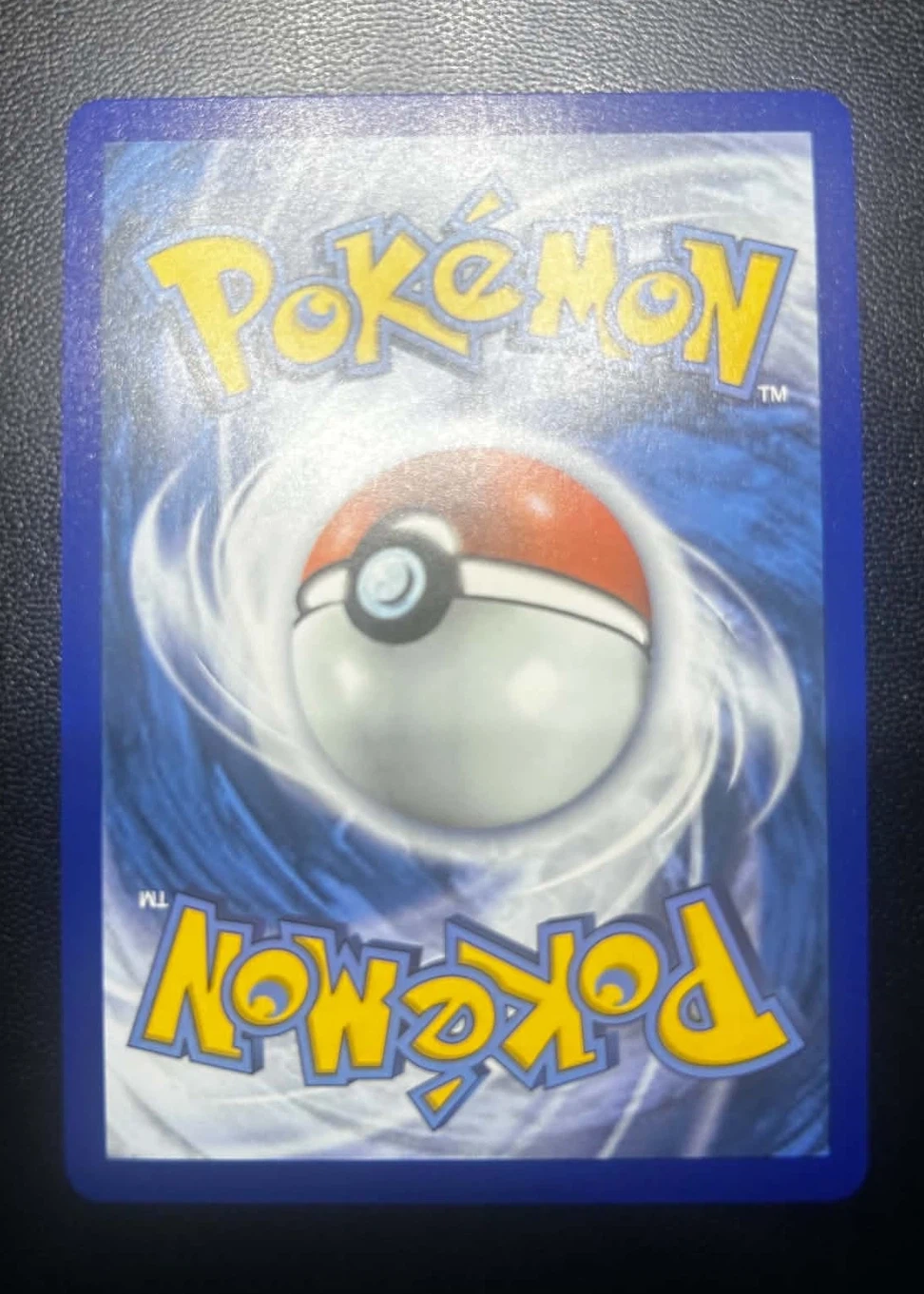 Umbreon V 189/203 Evolving Skies back card photo in GradeValue pregrading report